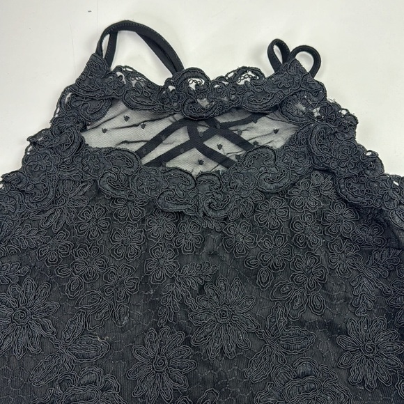 River Island Black Lace Crop Tank Top - Picture 2 of 8